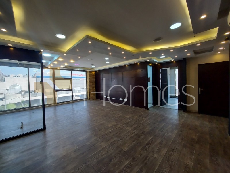 First floor office in a serviced area for rent in 7th Circle of 115m