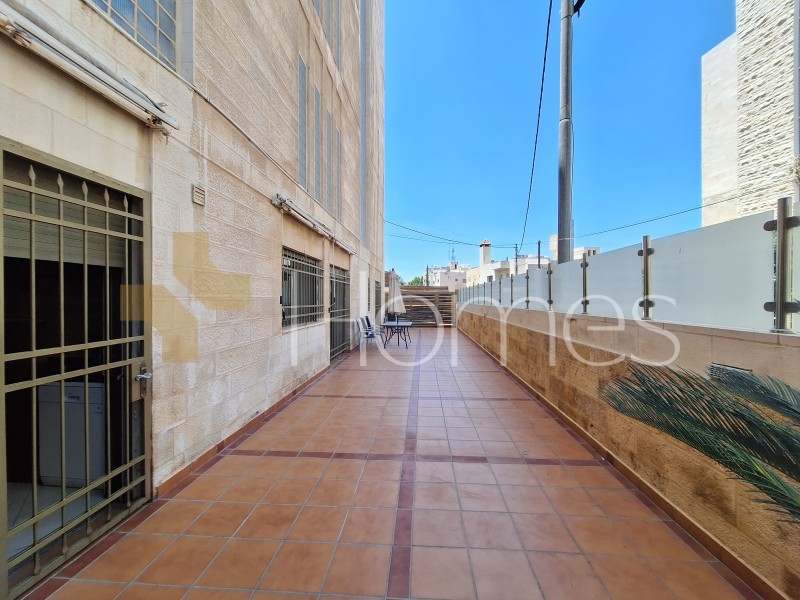 Apartment with a terrace for rent in the 4th Circle 140m