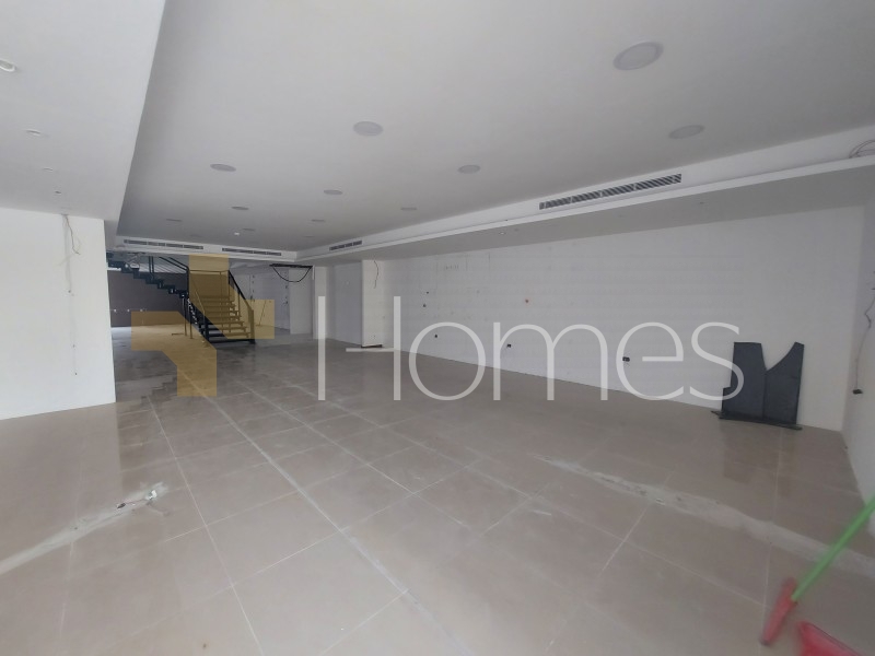 Commercial showroom with attic for rent on Abdullah Ghosheh St 400m