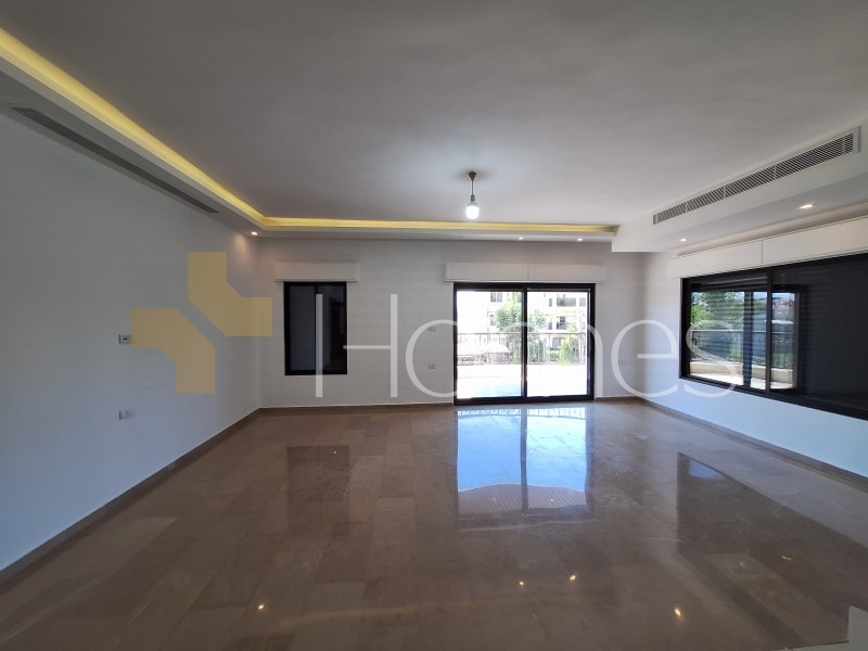 First floor apartment for rent in Dair Ghbar 340m