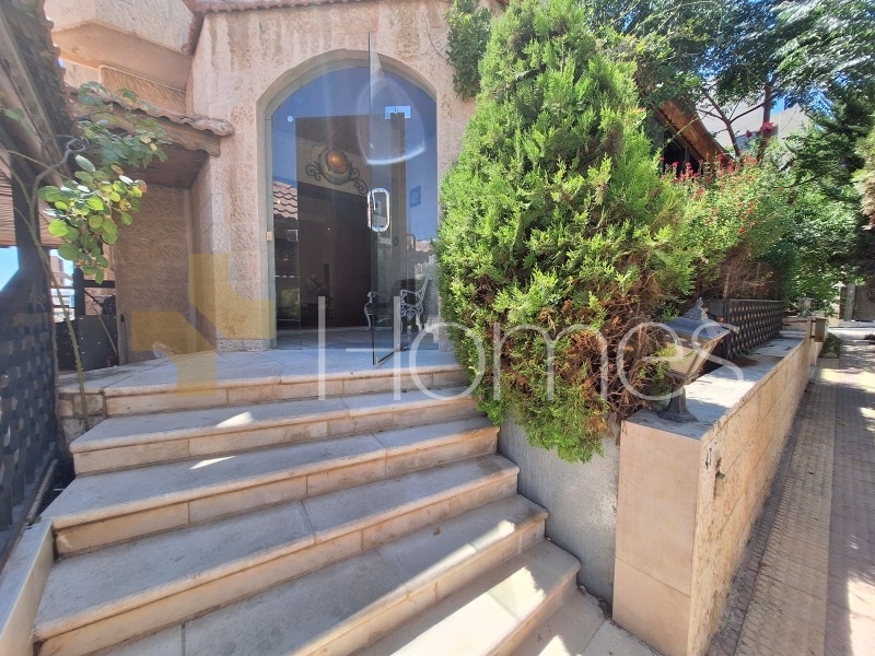 Ground floor with private garage for rent in Abdoun 168m