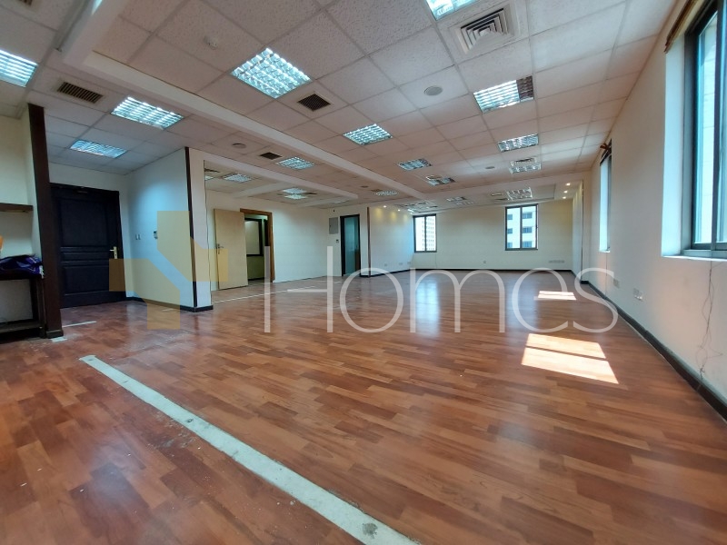 Finished third floor office for rent in Al Shmeisani area of 160m