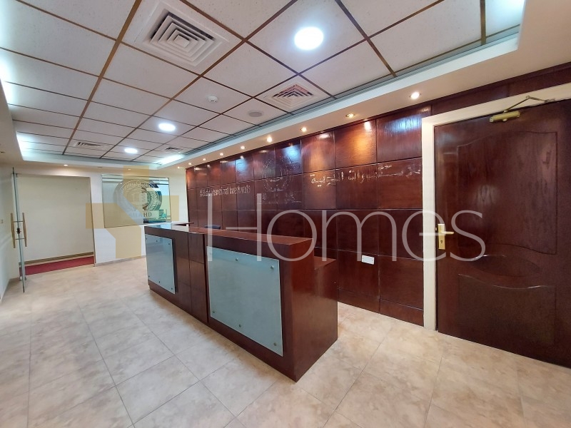 Second floor office for rent in Al Shmeisani a building area of 400m