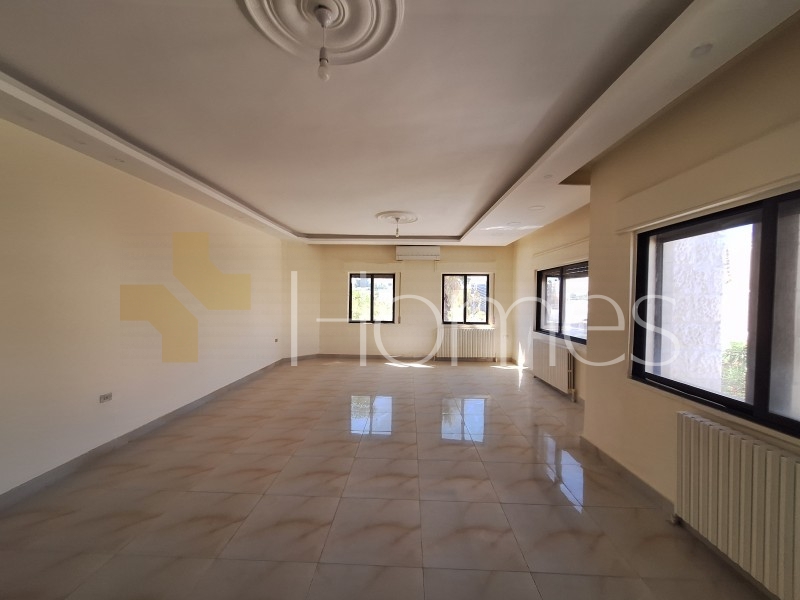 Third floor apartment for rent in 7th Circle 350m