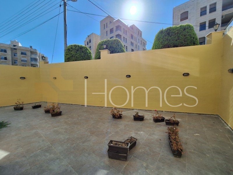 Apartment with garden for rent in Dair Ghbar 200m 