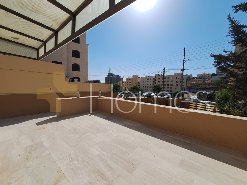 Ground floor apartment with garden for rent in Khalda 400m