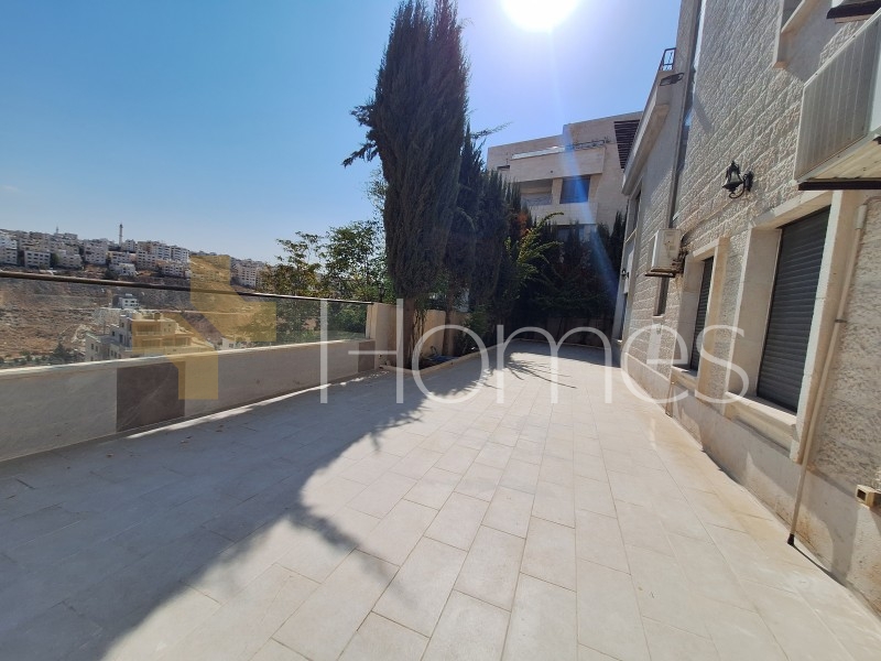 Attached villa for rent in Abdoun with a building area of 850m