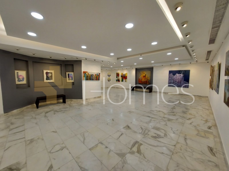 Commercial showroom for rent in Khalda, with a total area of 720m