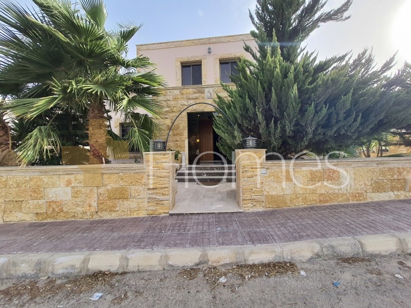 Standalone villa with garden for sale in Al Fuhais, land area 750 m ...