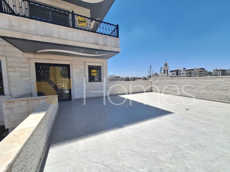 Ground floor with terrace for sale in Um Al Summaq 195m