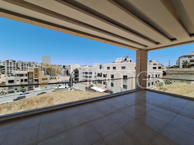 Flat floor apartment for sale in Abdoun 470m