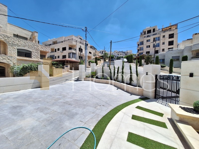 Flat ground floor with garden for sale in Abdoun 225m