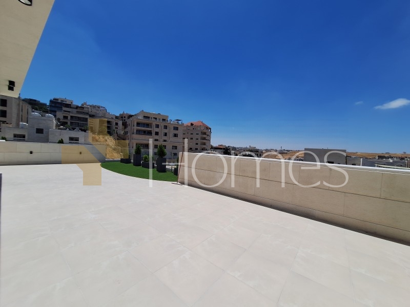 Flat floor roof with terrace for sale in Abdoun 275m