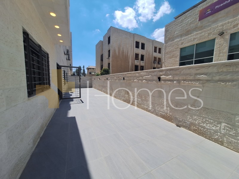 Ground floor apartment with a garden for sale in Sweiffeyeh 165m