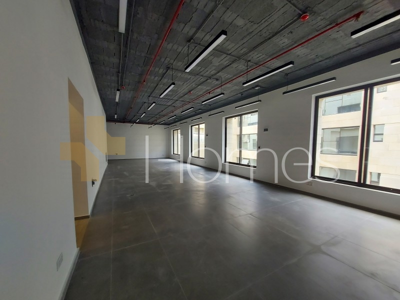 Offices in a very special location in Abdoun building area 115m