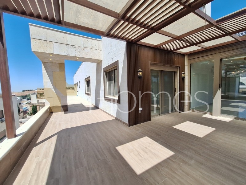 Flat floor roof for sale in Um Al-summaq 340m