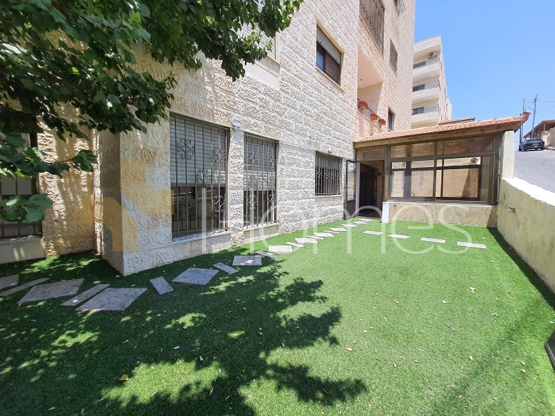 Ground floor with garden for sale in Marj El Hamam with area of 167m