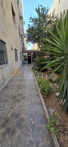 Ground floor apartment with garden for sale in Al Jandaweel 151m