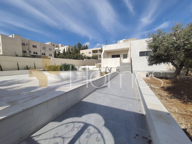 Flat villa for sale in Airport Road, with a land area of 1000m