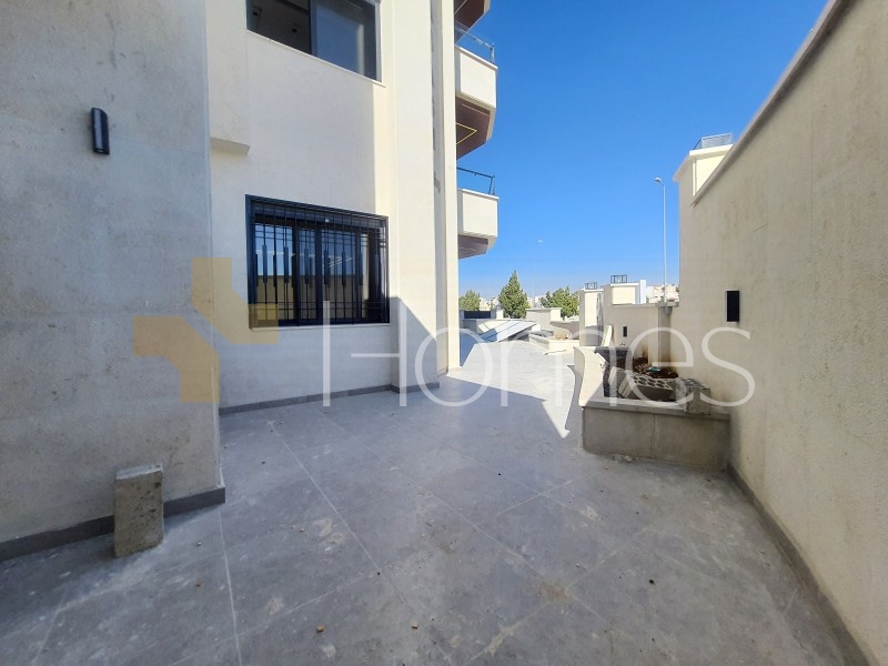 Flat apartment with garden sale in Rujm Omaish with area of 250m