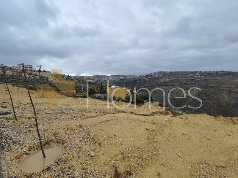 Land suitable for building villa for sale in Marj El-Hamam, of 1030m