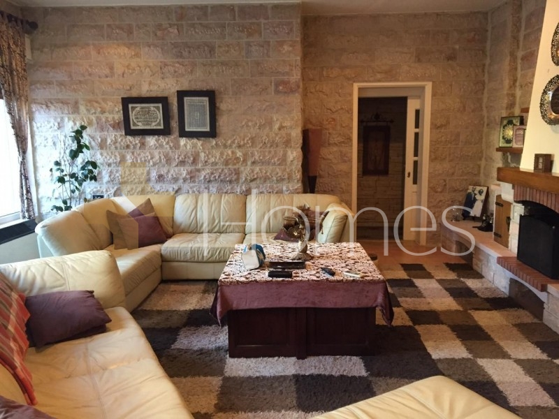 Flat villa for sale in Dabouq with a land area of 900m