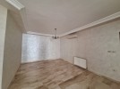 1st floor apartment for rent in Um Uthaina 300m