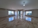 1st floor apartment for rent in Um Uthaina 300m