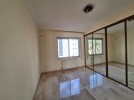 1st floor apartment for rent in Um Uthaina 300m