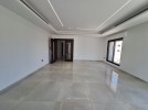 Second floor apartment for rent in Dair Ghbar 190m