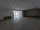 Commercial showroom with attic for rent in Mecca Street area of 290m