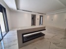 Ground floor with terrace for rent in Al Shmeisani 165m