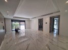 Ground floor with terrace for rent in Al Shmeisani 165m