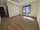 Duplex last floor with roof for sale in Rujm Omaish - Hjara, of 225m