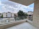 Third floor apartment for sale in Um Uthaina 180m