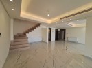 Duplex last floor with roof for sale in Um Uthaina 200m