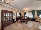 Apartment with garden for sale in Um Al-Summaq 187m