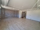 Ground floor with terrace for sale in Um Al Summaq 195m