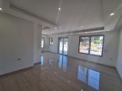 Ground floor with terrace for sale in Um Al Summaq 195m