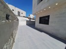 Ground floor with terrace for sale in Sweifeyeh 185m