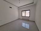 Ground floor with terrace for sale in Sweifeyeh 185m