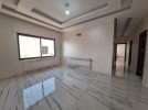 Last floor with roof for sale in Sweifeyeh 220m