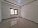 Ground floor apartment with a garden for sale in Sweiffeyeh 165m