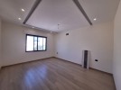 Duplex last floor apartment with roof for sale in Al-Sweifeyeh 250m