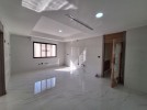 Duplex last floor apartment with roof for sale in Al-Sweifeyeh 265m