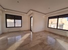 Second floor apartment for sale in Umm Uthaina 155m