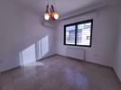 Second floor apartment for sale in Umm Uthaina 155m