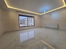 Duplex last floor with roof for sale in Qaryet Al-Nakheel, of 235m