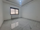 Duplex last floor with roof for sale in Qaryet Al-Nakheel, of 235m