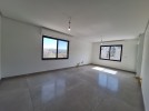 Second floor apartment for sale in Abdoun 175m